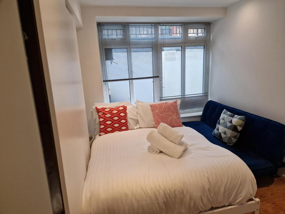 Lovely 1-Bed Apartment In Лондон Экстерьер фото