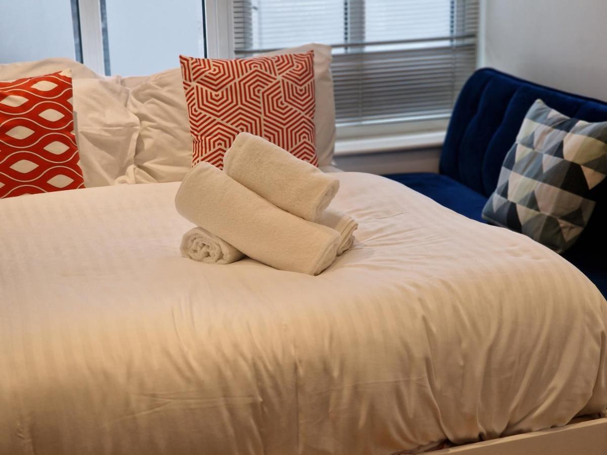 Lovely 1-Bed Apartment In Лондон Экстерьер фото