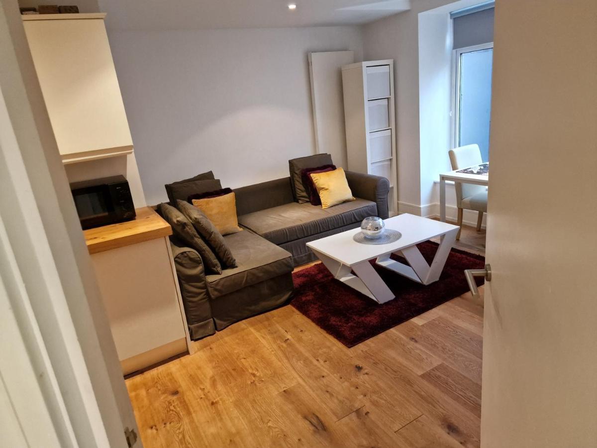 Lovely 1-Bed Apartment In Лондон Экстерьер фото