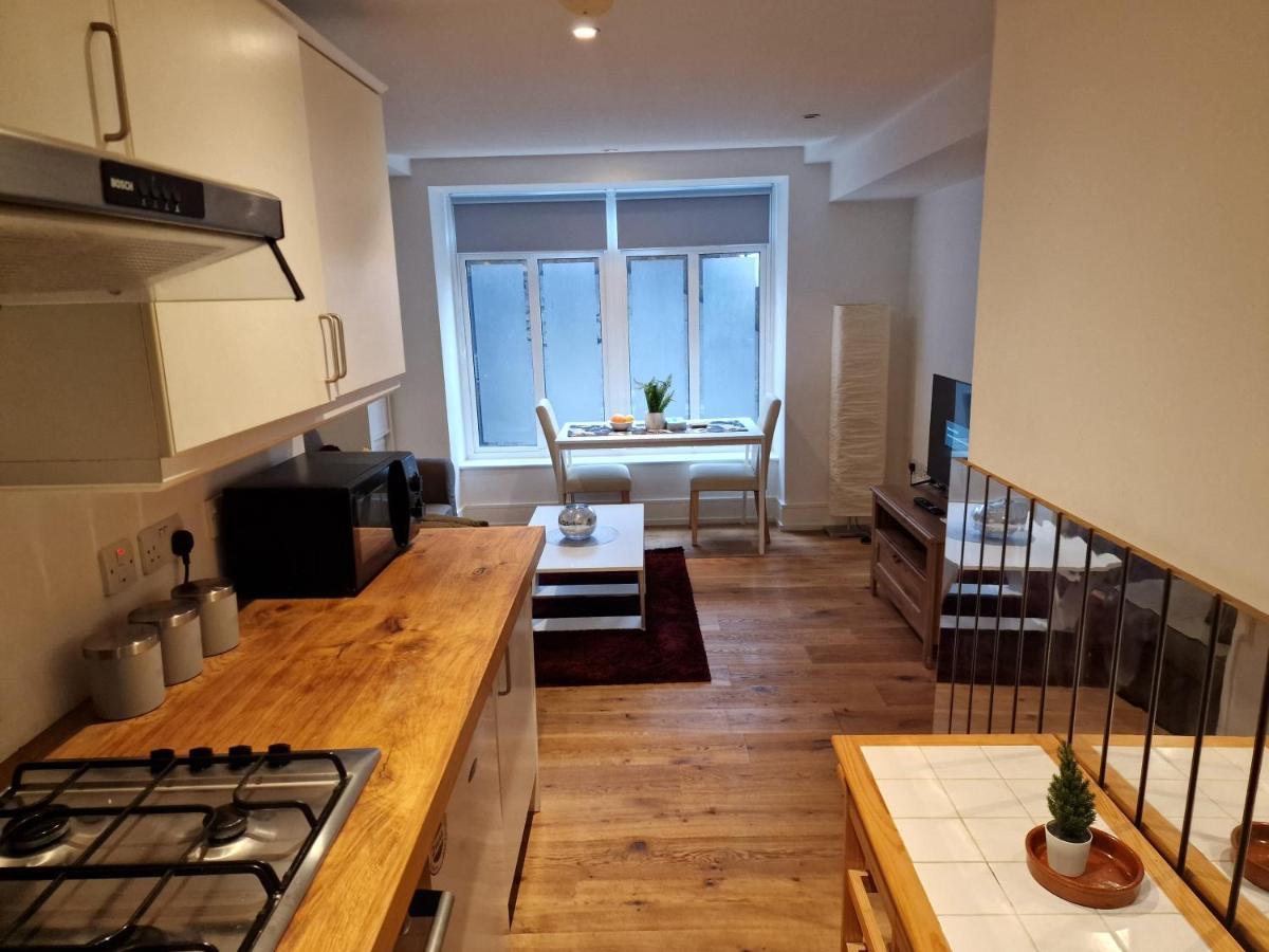 Lovely 1-Bed Apartment In Лондон Экстерьер фото